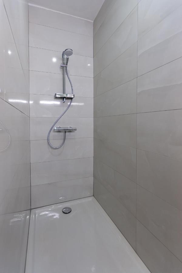 Le 04-Gregimmo-Appart'Hotel Montbéliard Esterno foto